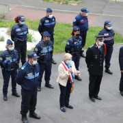 Minute de silence sur le parvis de l'hotel de ville de la Mairie de Villepinte (93) en hommage à Stéphanie Monfermé, victime vendredi 23 avril d'un acte terroriste à Rambouillet.