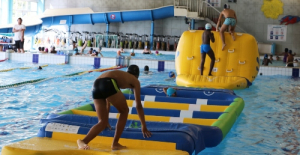 structures gonflables à la piscine municipale de Villepinte (93)